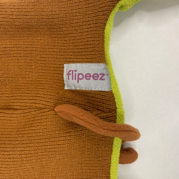 Pair of  kids / youth 🐵 FLIPEEZ HUGGY THE MONKEY tan, blue and green beanie/hat - Picture 5 of 9